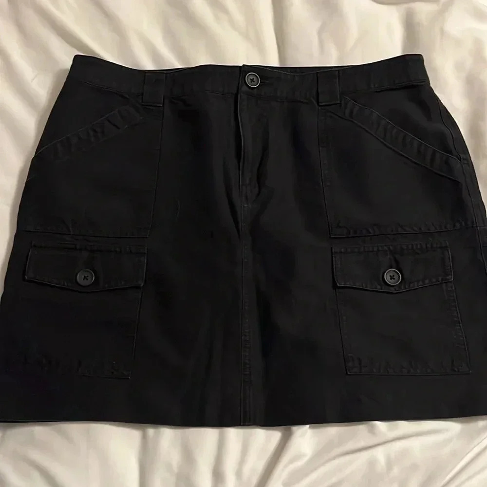Banana Republic size 14 cargo skirt black